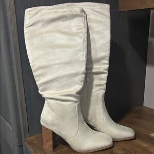 ZBY faux-suede Women's Ivory Knee-High Block Heel Boots new size 7